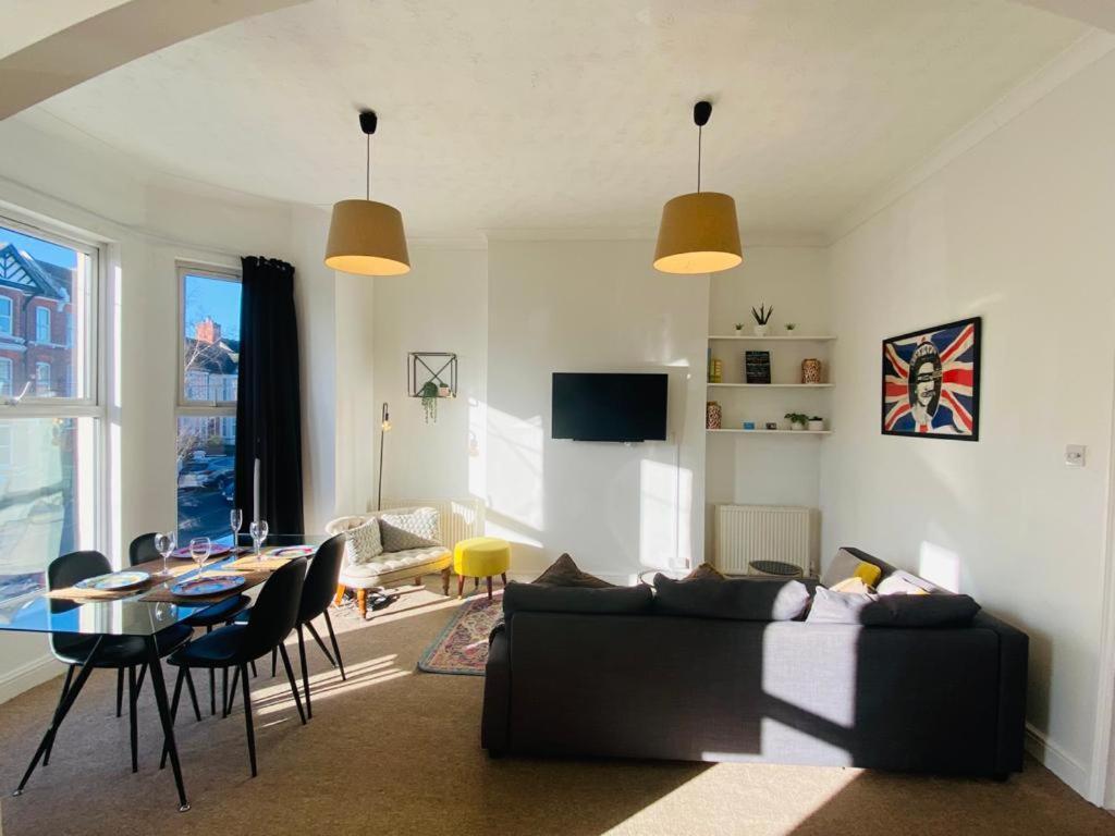 Unique Sea View Apartment Hastings Eksteriør bilde
